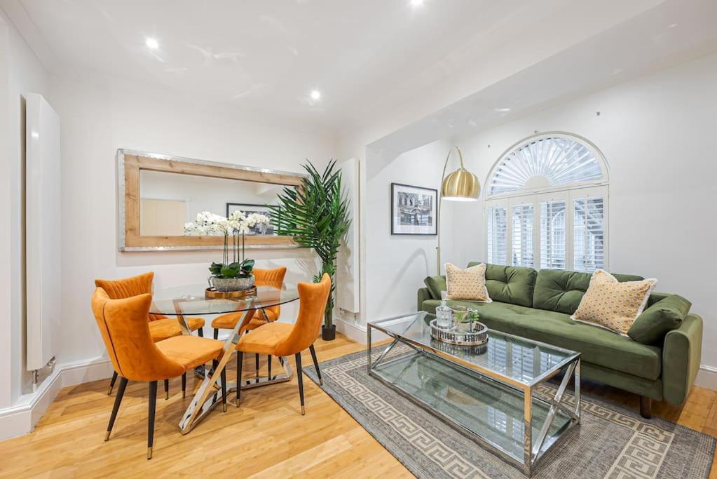 Chic Belgravia Hideaway With Private Patio 10 Mins To Harrods Διαμέρισμα Λονδίνο Εξωτερικό φωτογραφία