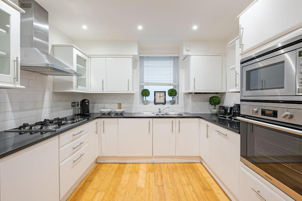 Chic Belgravia Hideaway With Private Patio 10 Mins To Harrods Διαμέρισμα Λονδίνο Εξωτερικό φωτογραφία