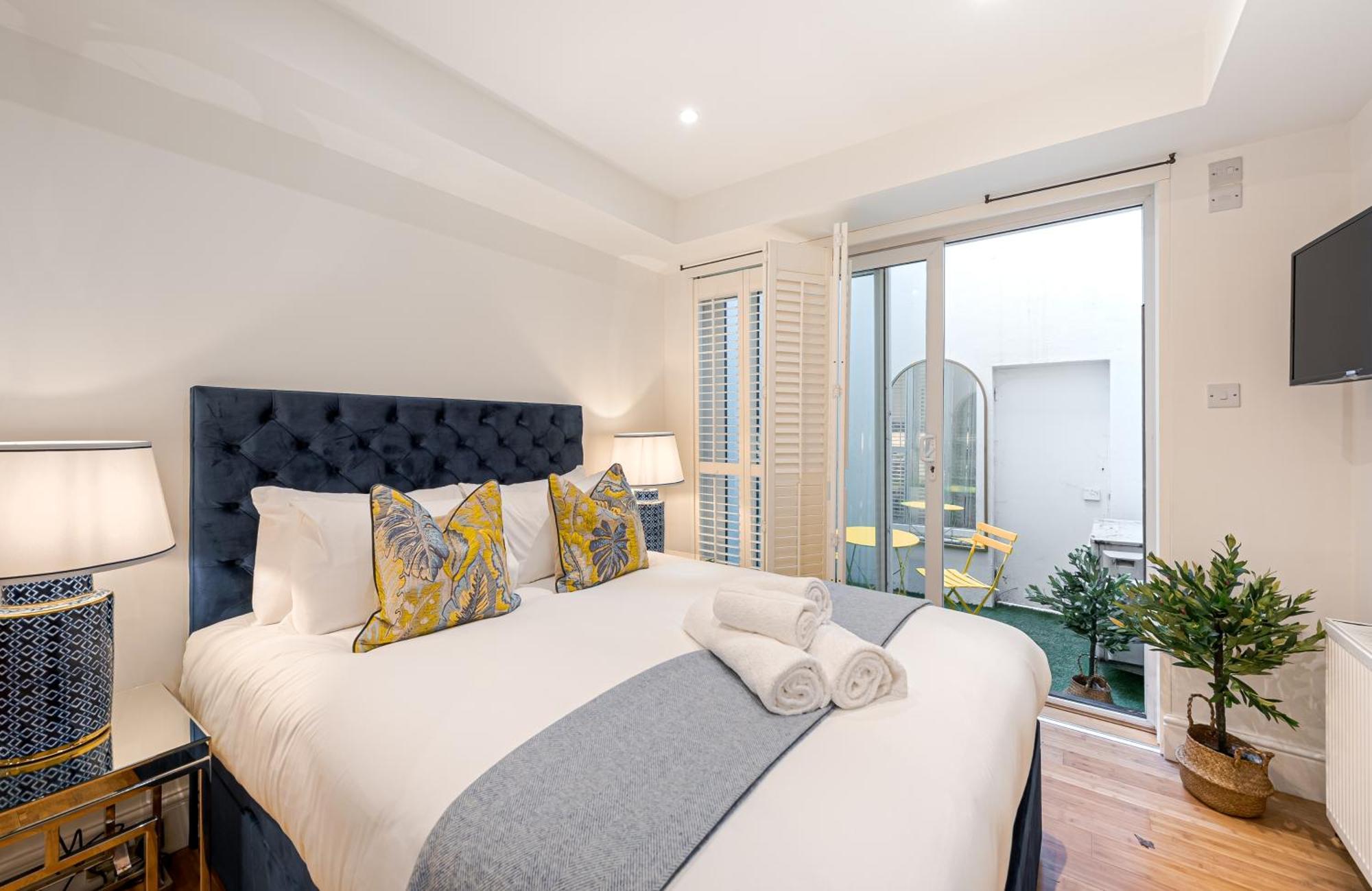Chic Belgravia Hideaway With Private Patio 10 Mins To Harrods Διαμέρισμα Λονδίνο Εξωτερικό φωτογραφία